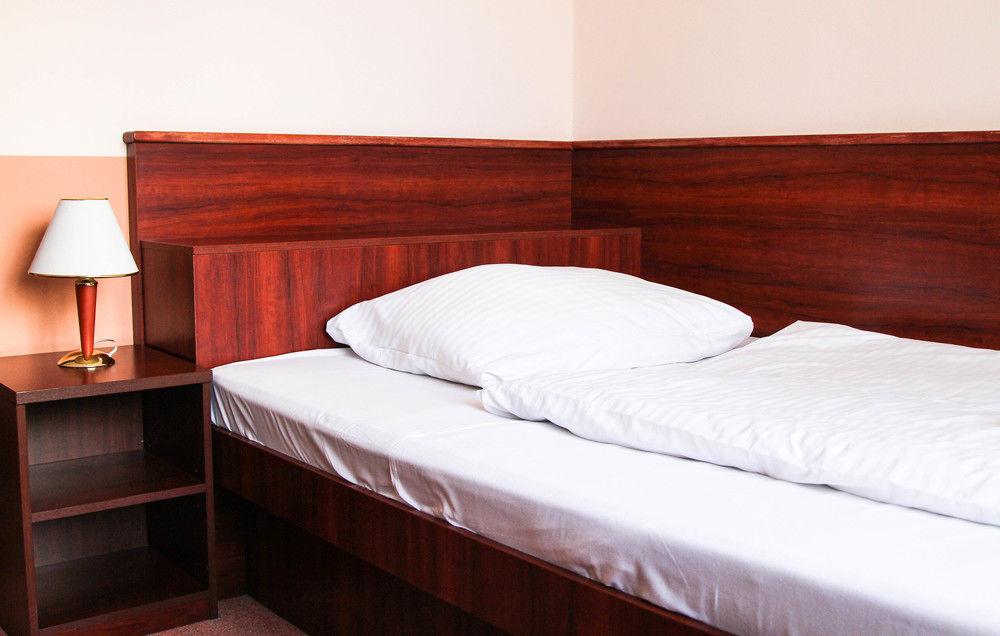 Hotel Inturprag Екстер'єр фото